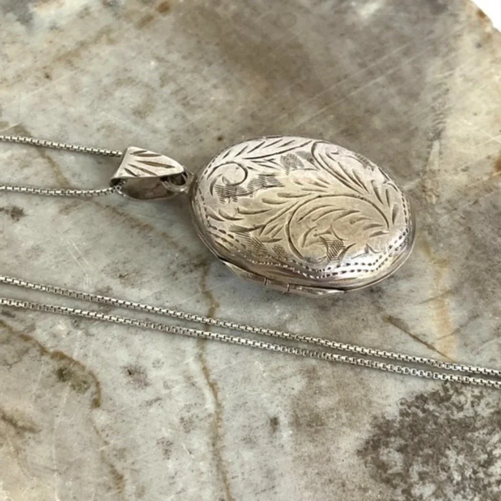 VTG Sterling Silver 925 Oval Etched Photo Locket Pendant Necklace 18" Box Chain - Picture 7 of 16
